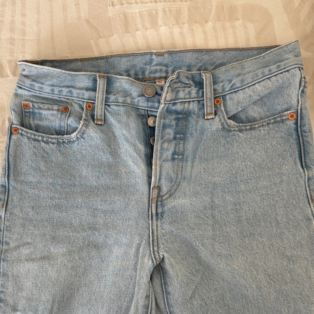 Levi's Light Blue High Rise Women's Jeans. Size 26